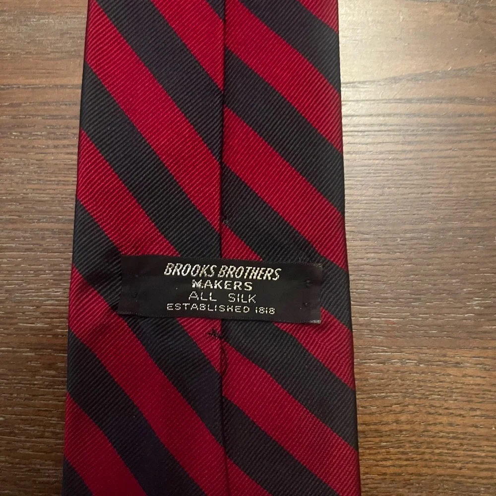 Brooks Brothers Red and Black Diagonal Stripe Tie